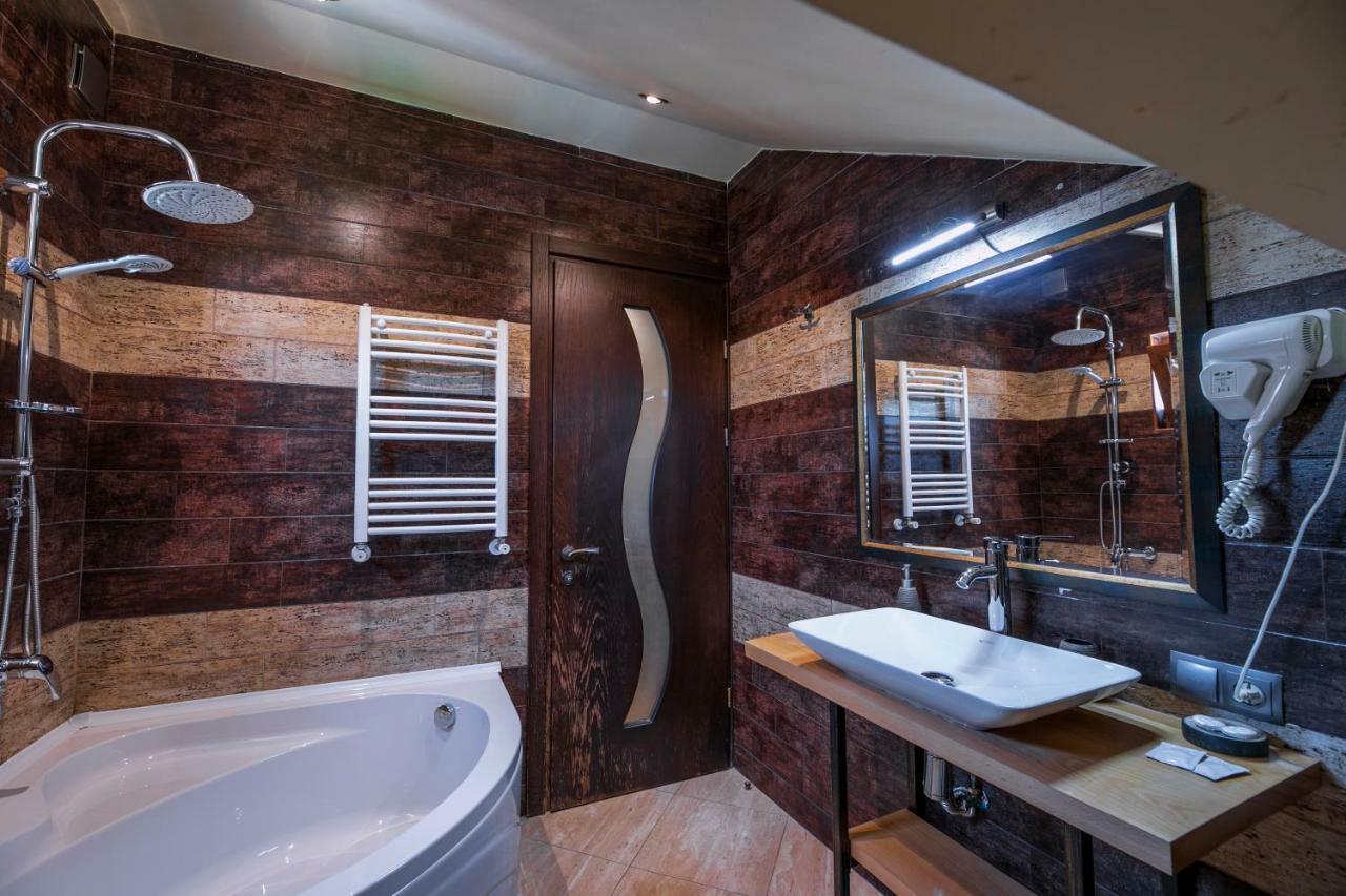Hotel Ikalto Tbilisi Bagian luar foto